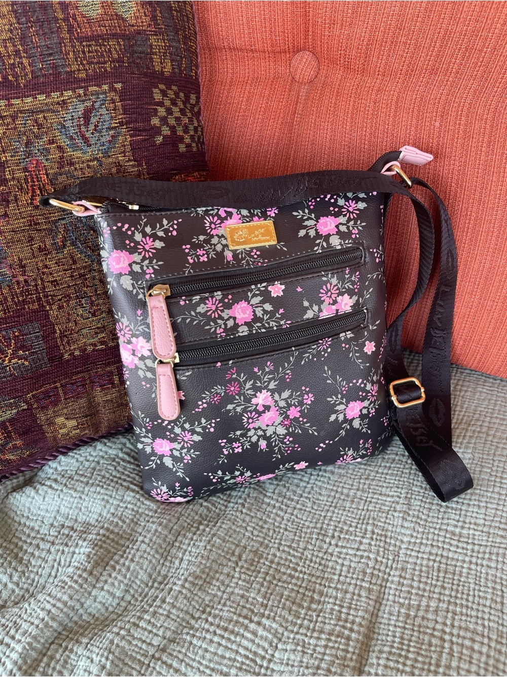 Betsey Johnson Black Pink Floral Crossbody Bag – Like New
